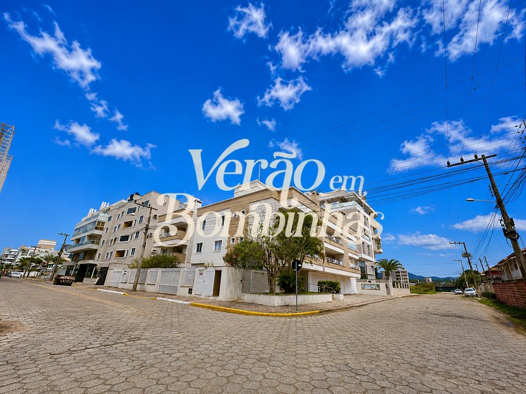 Apartamento a 100 metros da praia de Mariscal