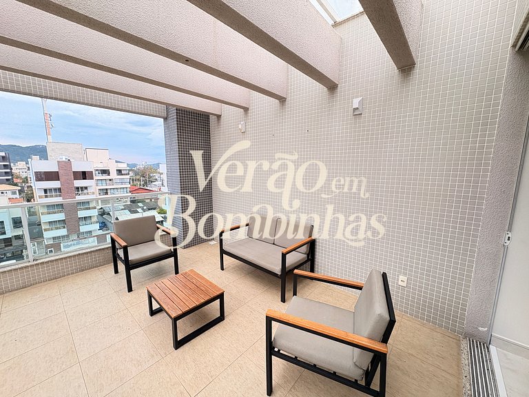 Duplex no centro de Mariscal com piscina privativa