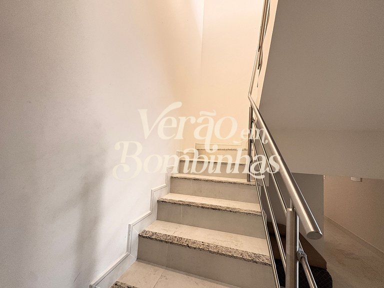 Duplex no centro de Mariscal com piscina privativa