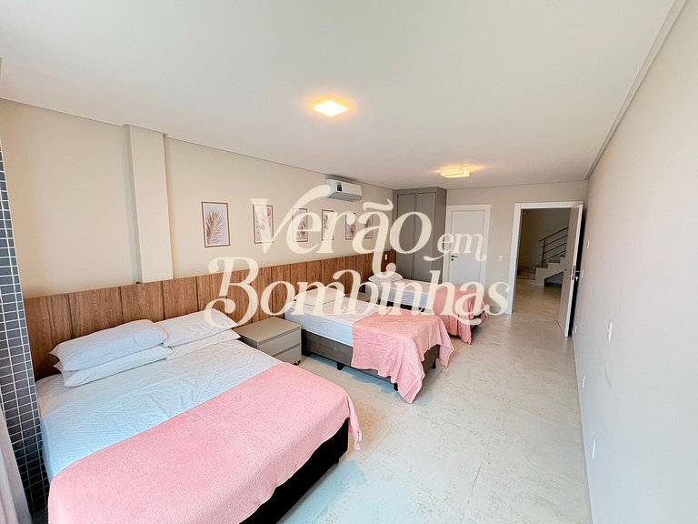 Duplex no centro de Mariscal com piscina privativa