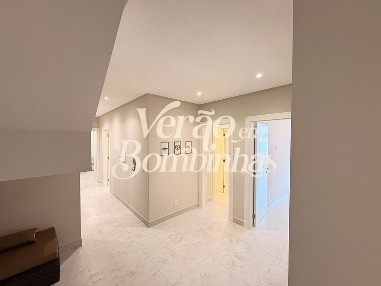 Duplex no centro de Mariscal com piscina privativa