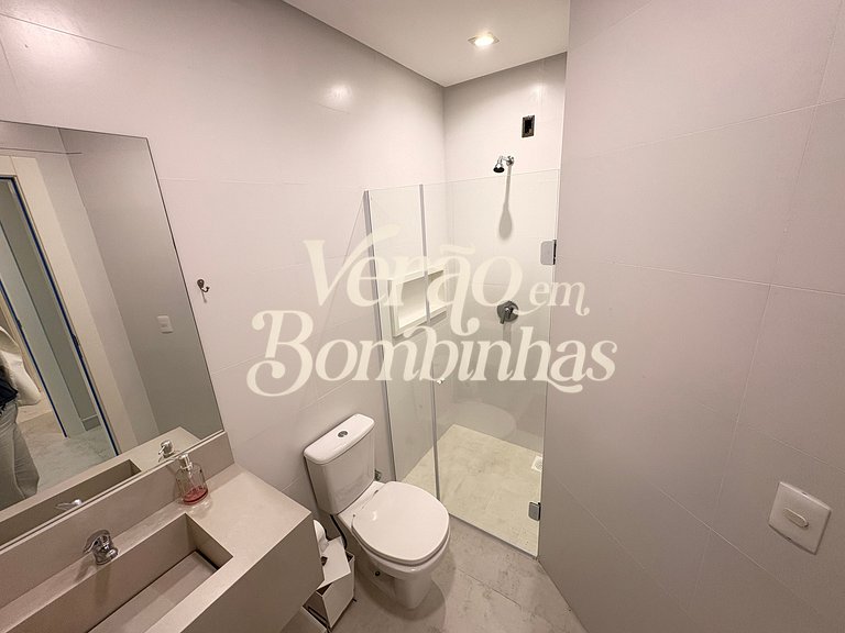 Duplex no centro de Mariscal com piscina privativa