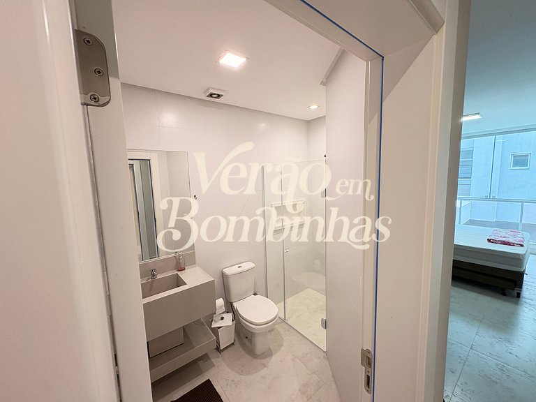 Duplex no centro de Mariscal com piscina privativa