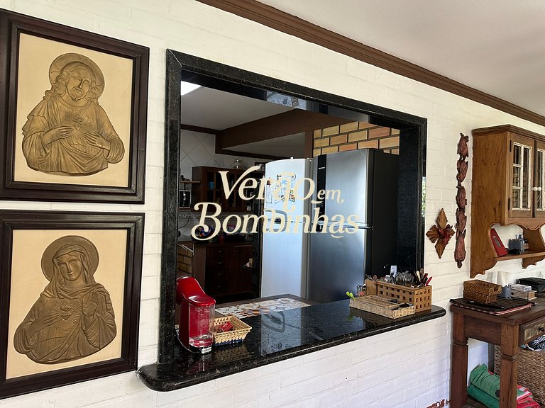 Casa Frente Mar Bombas