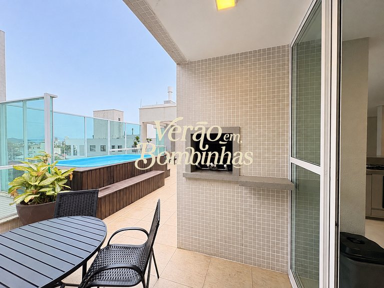 Duplex no centro de Mariscal com piscina privativa