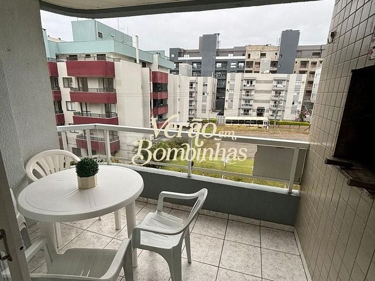 Apartamento com 3 quartos em Bombas