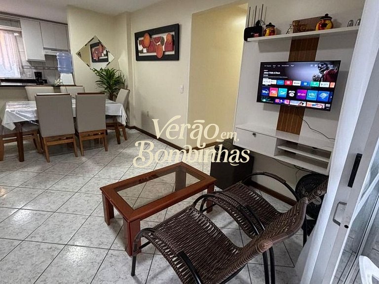 Apartamento com 3 quartos em Bombas