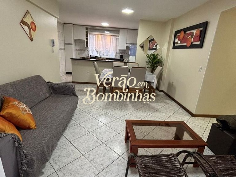 Apartamento com 3 quartos em Bombas