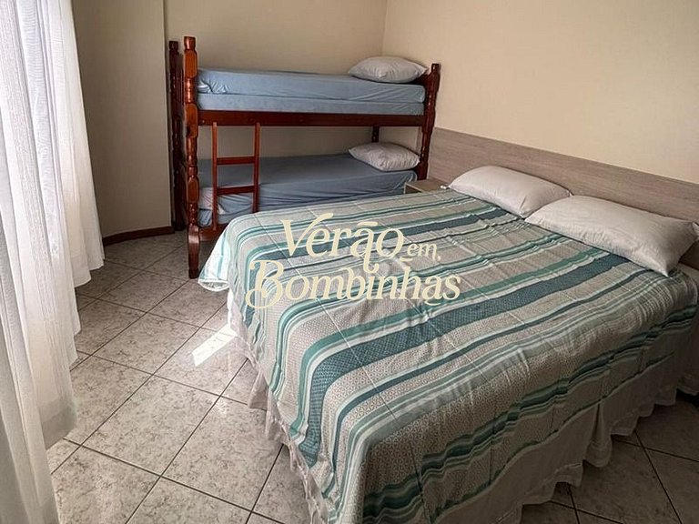 Apartamento com 3 quartos em Bombas